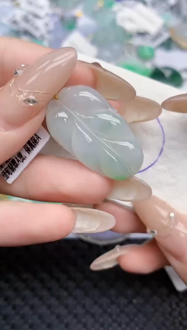 颈饰18K金镶嵌翡翠92   天然翡翠A货  百元以上9米证书费自理