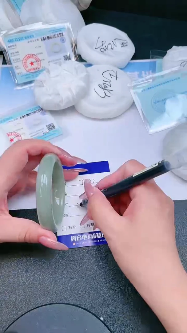 未镶嵌手镯石英质玉23T72-55