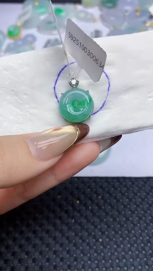 颈饰银S925镶嵌翡翠96   天然翡翠A货  百元以上9米证书费自理