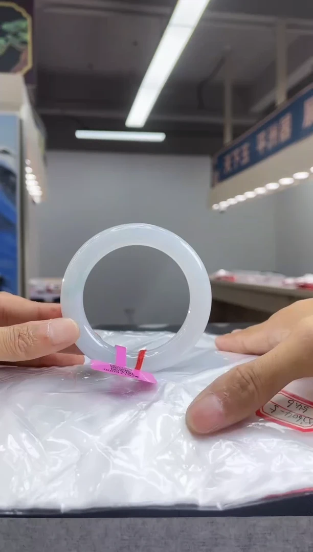 翡翠手镯未镶嵌手镯11