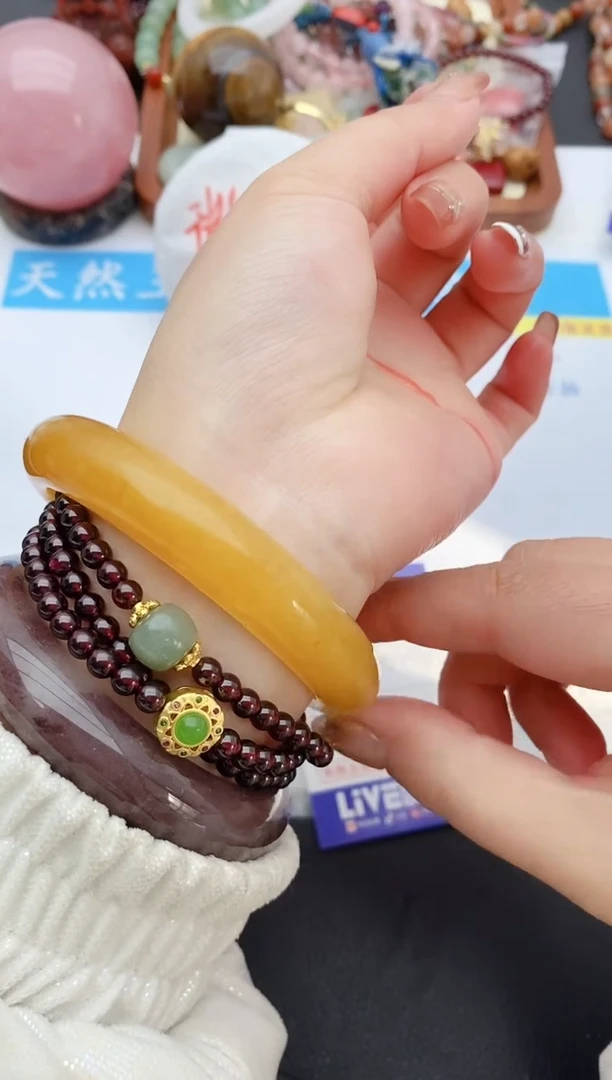 【闪购商品】石英质玉手镯未镶嵌53+62/63