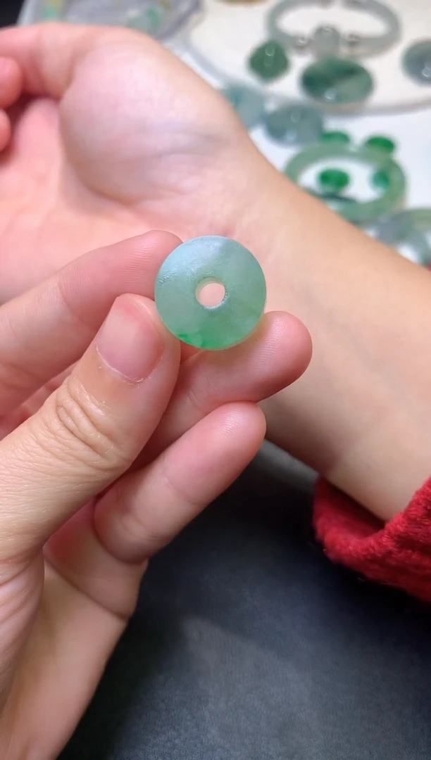 未镶嵌定制翡翠毛货