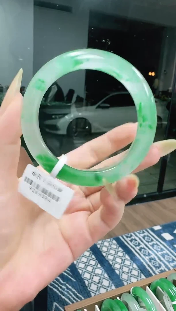 未镶嵌1石英质玉（非洲翠）/5841-59.4
