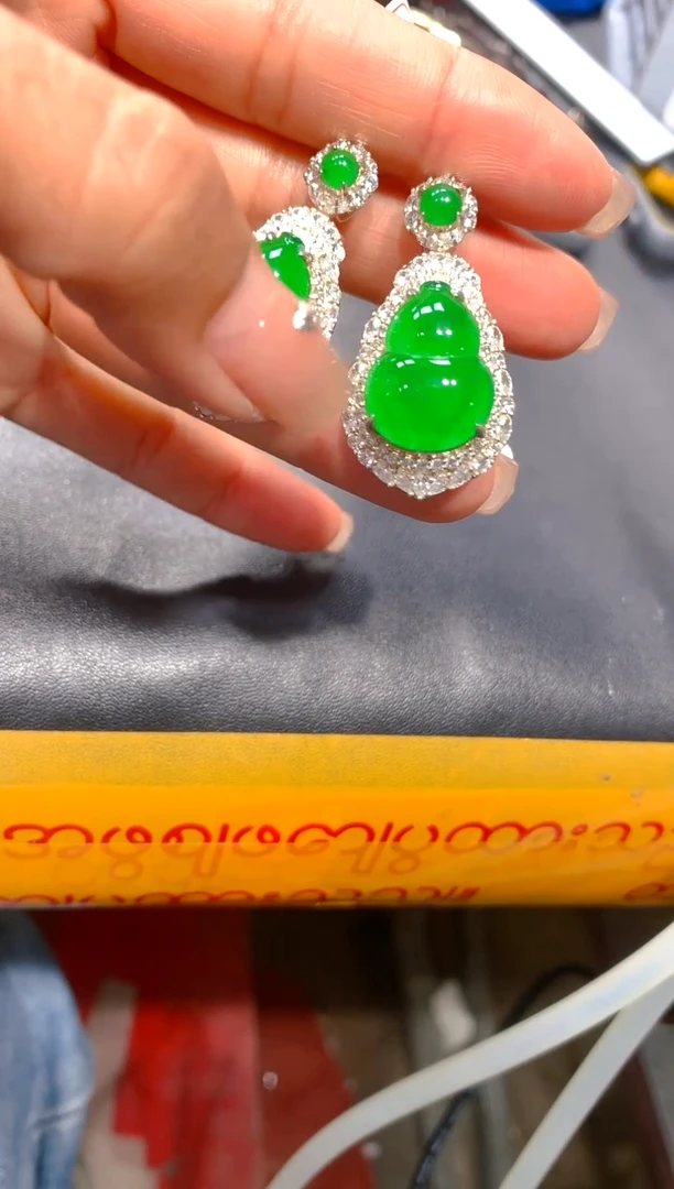 【闪购商品】定制翡翠未镶嵌65-多样性发货（发其一）