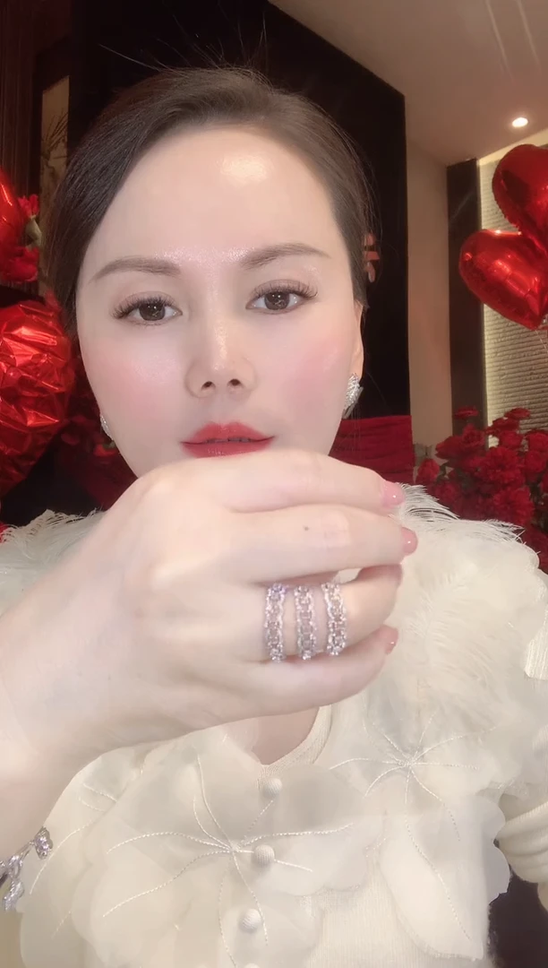 18K金镶嵌戒指钻石A33 多样性发货一件