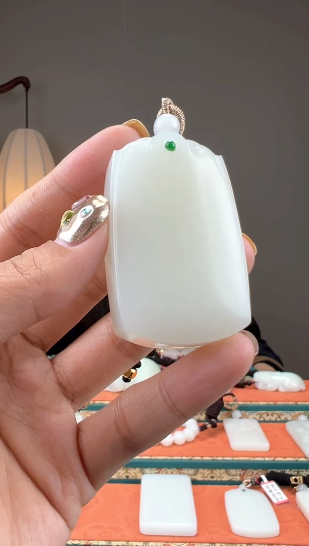 【闪购商品】和田玉颈饰未镶嵌1