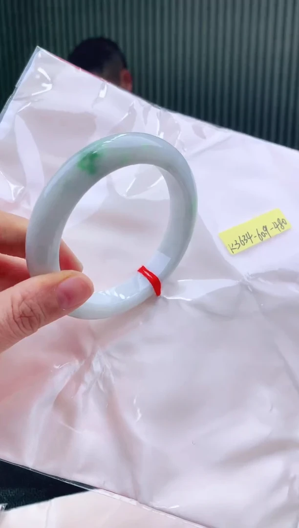 未镶嵌手镯翡翠60+