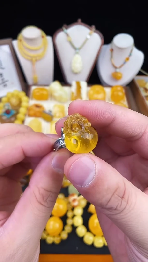 琥珀未镶嵌珠宝奇石柒月