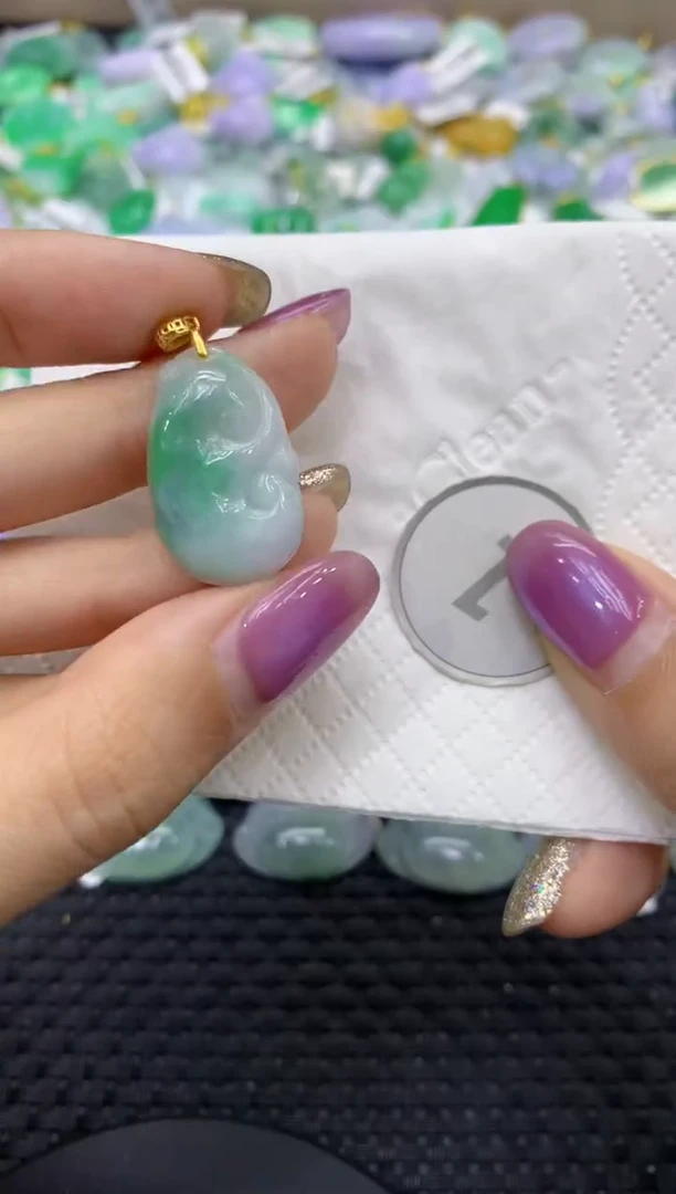 颈饰未镶嵌翡翠天然缅甸翡翠A货