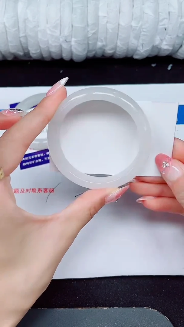 未镶嵌手镯石英质玉200-55/56
