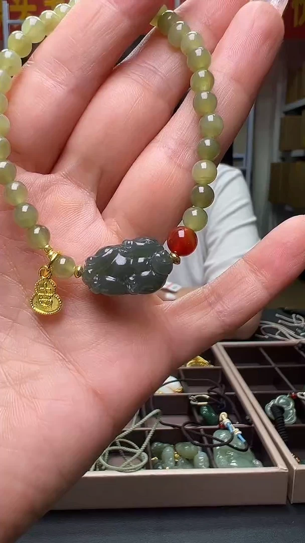 和田玉未镶嵌吊坠(不含链)灵玉珠宝58