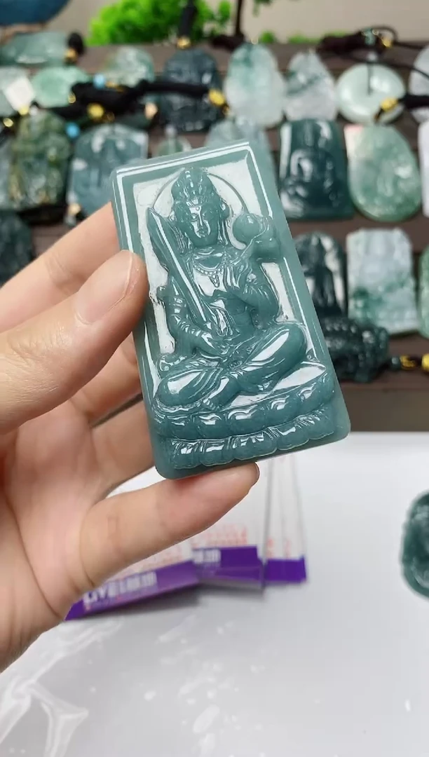 翡翠未镶嵌颈饰