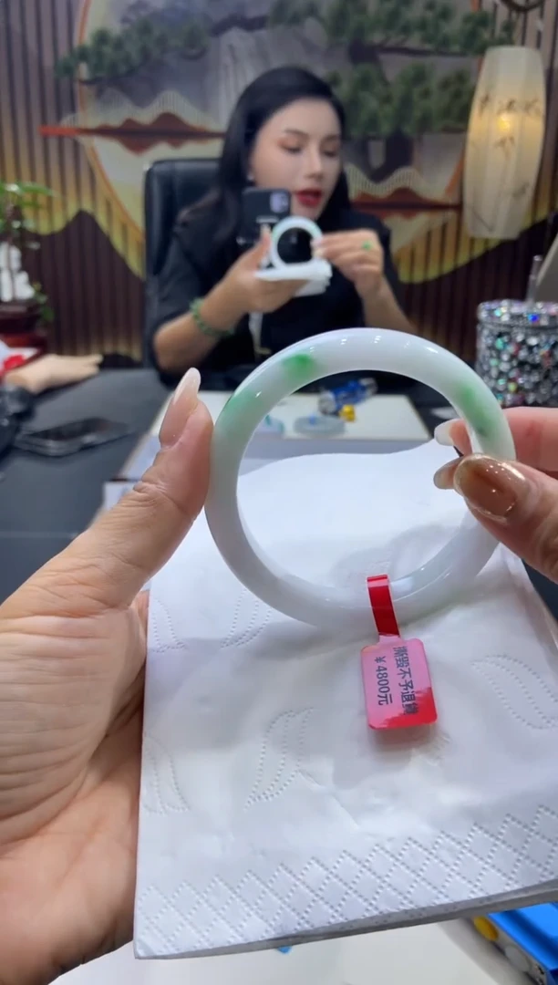 未镶嵌手镯翡翠0004002