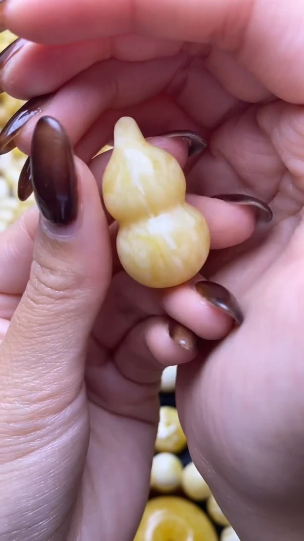 【闪购商品】琥珀裸石未镶嵌蜜蜡040