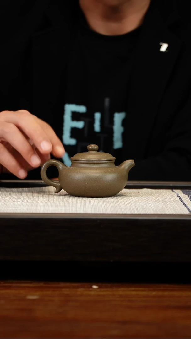 茶壶紫砂蟹壳青仿古