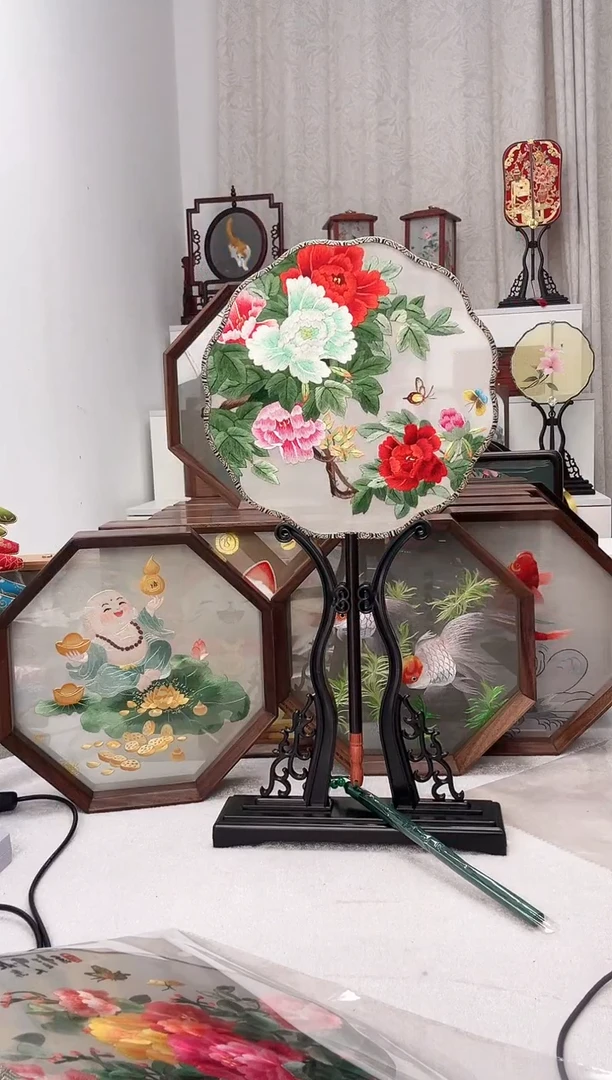 扇子苏绣作品手工团扇