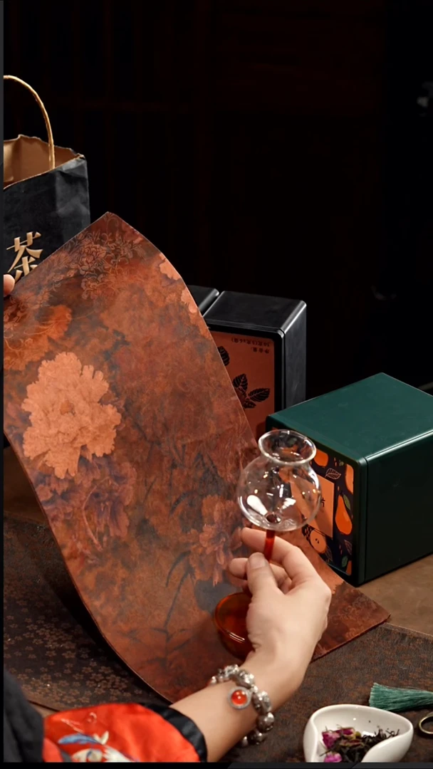 晒红玫瑰茶叶3罐雪梨1悠然杯黄红把1茶席1