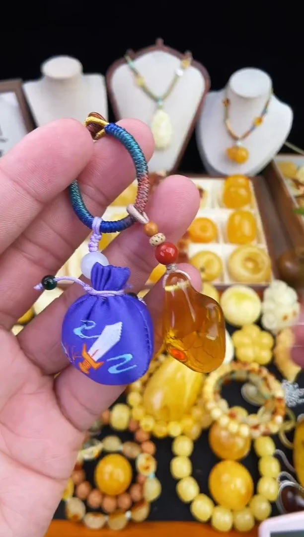 琥珀未镶嵌珠宝奇石柒月