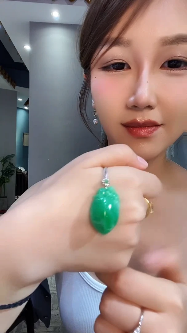 翡翠18K金镶嵌吊坠(不含链)吊坠