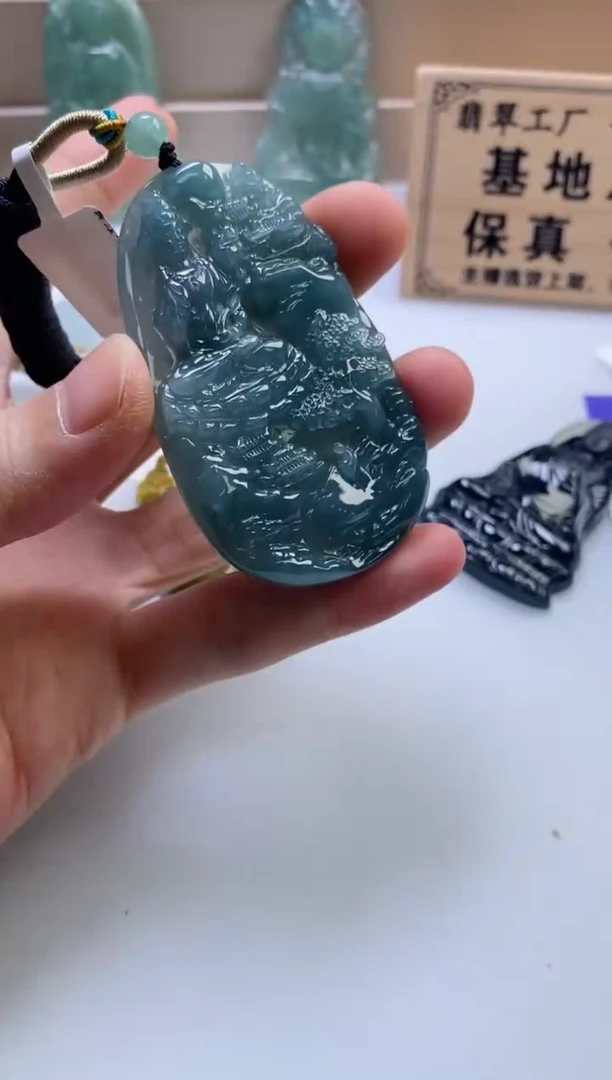 翡翠未镶嵌颈饰