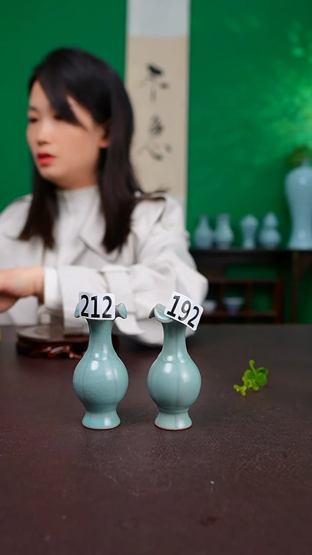 凌**雪仿古支钉迷你花口棱瓜瓶不完美 两只 简装