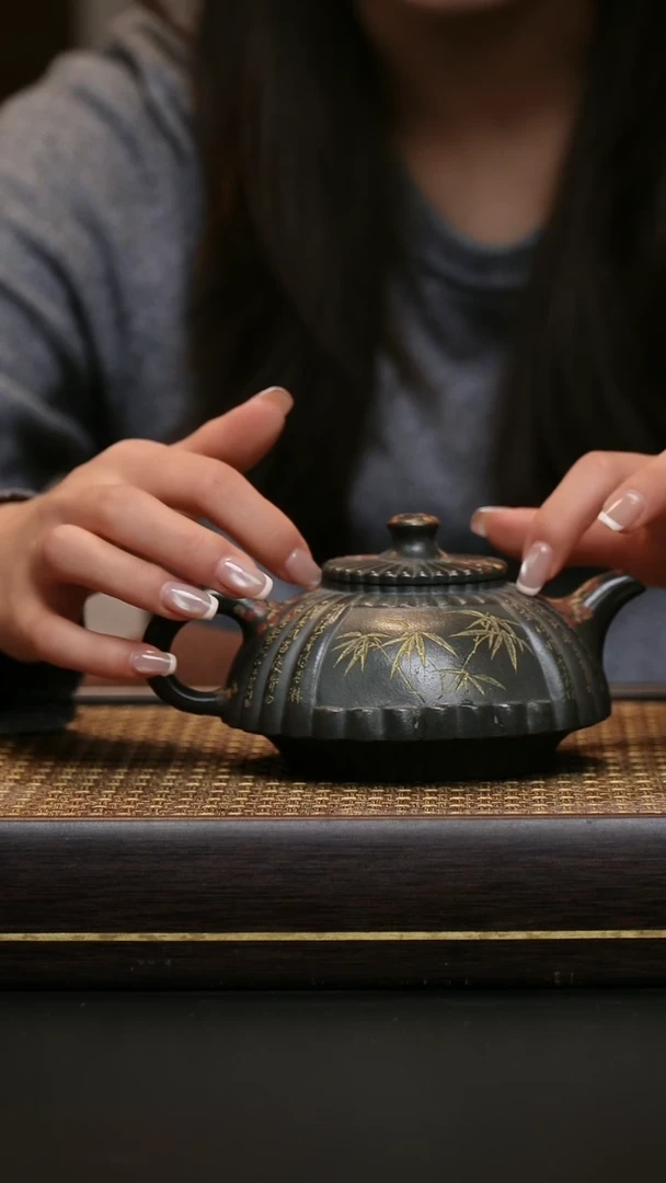 茶壶紫砂九龄君子兰 筋纹半月