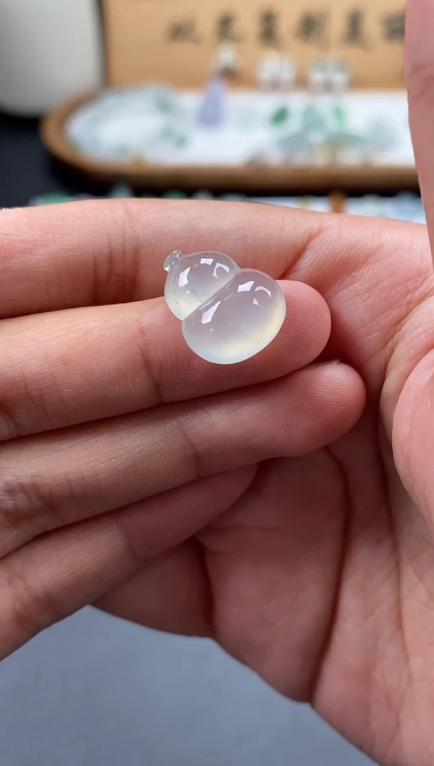 翡翠未镶嵌颈饰翡翠冰种葫芦