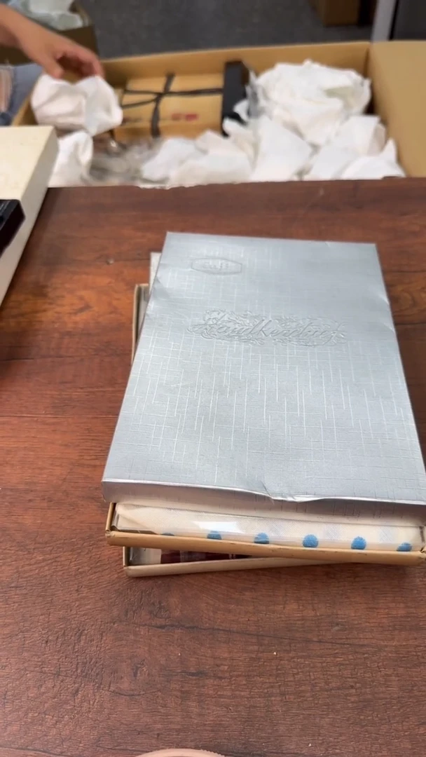 汉*在喜欢的氛围里享受生活