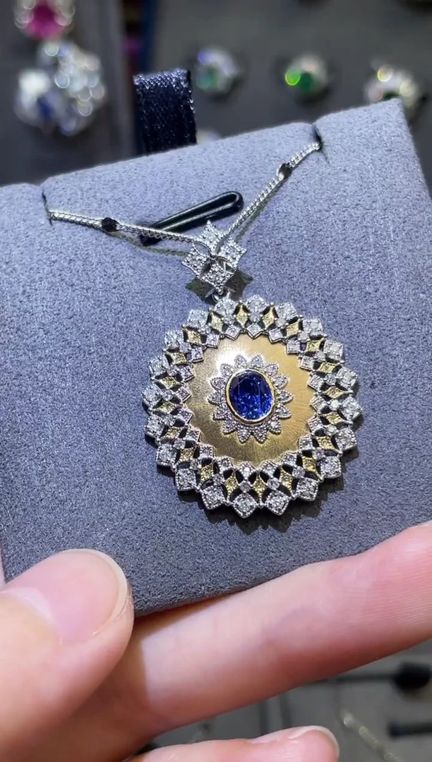 【闪购商品】蓝宝石吊坠(不含链)18K金镶嵌1.04ct