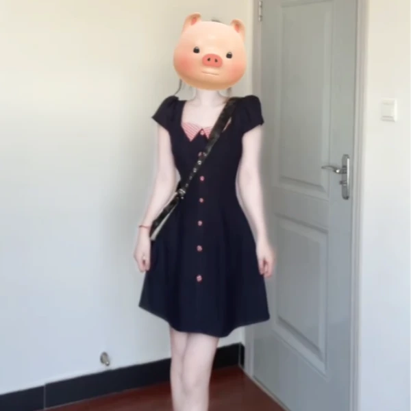 小众独特别致高级感格子拼接牛仔连衣裙夏季新款气质减龄收腰短裙