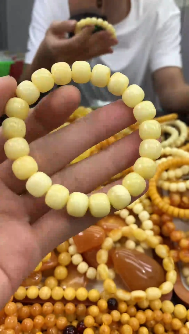 裸石蜜蜡未镶嵌手串