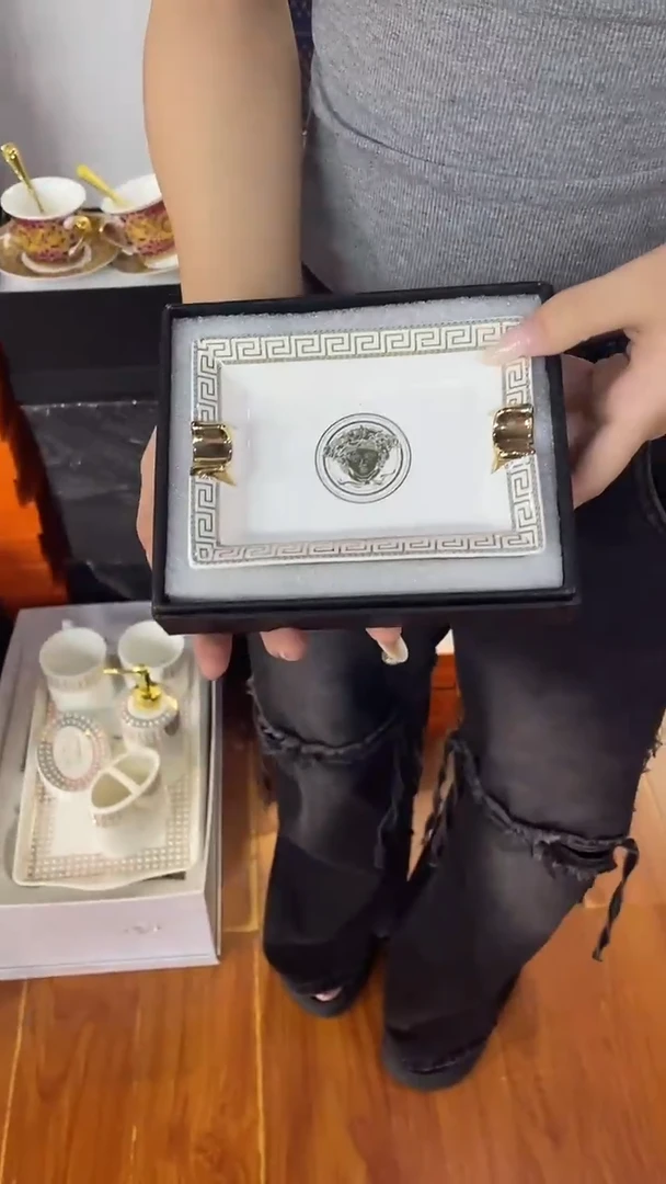 杯鸿辉家品牌瓷器，京东包邮！