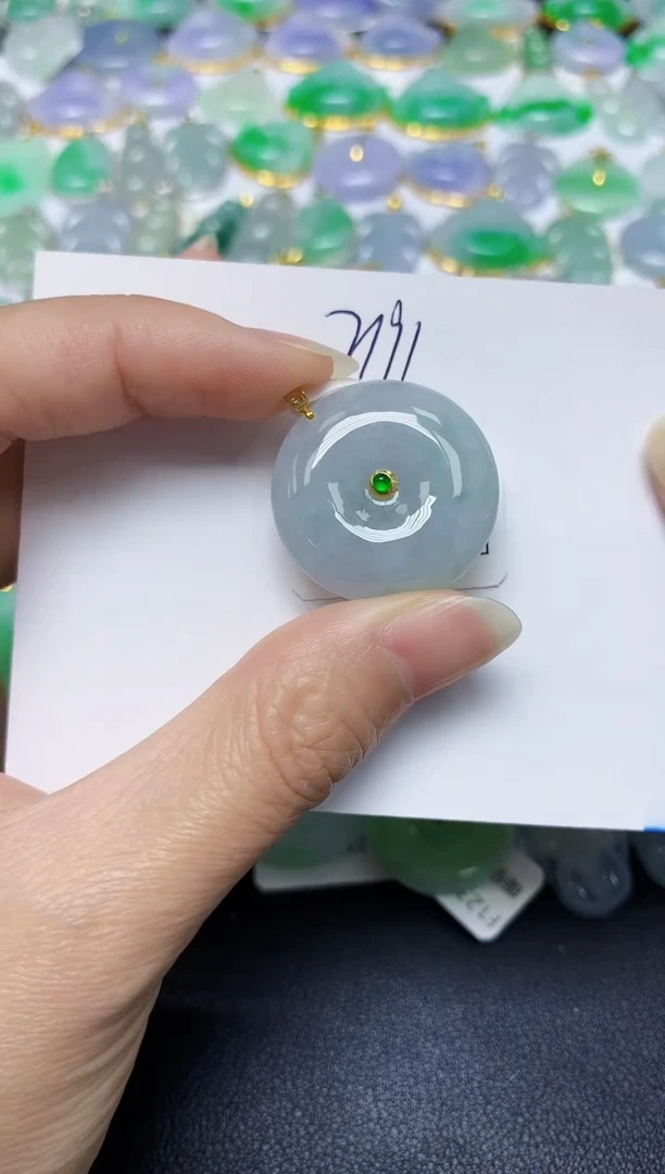 翡翠18K金镶嵌颈饰天然缅甸翡翠A货