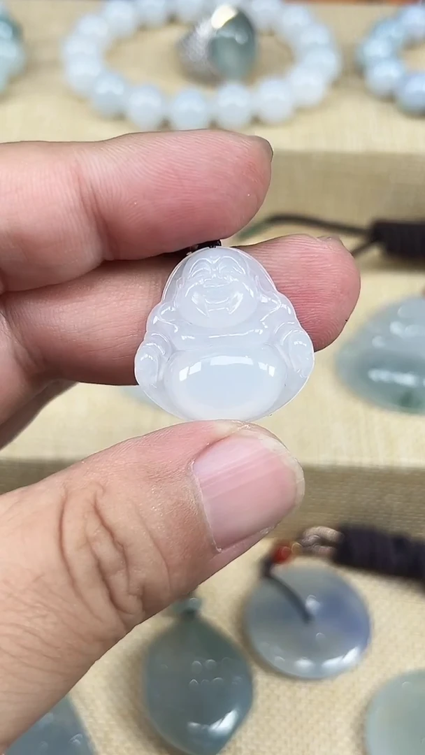 颈饰未镶嵌翡翠天然缅A翡翠