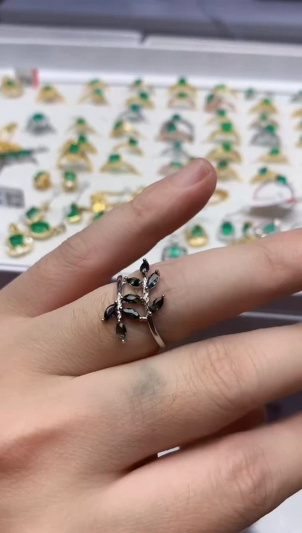 【闪购商品】蓝宝石戒指银S925镶嵌........