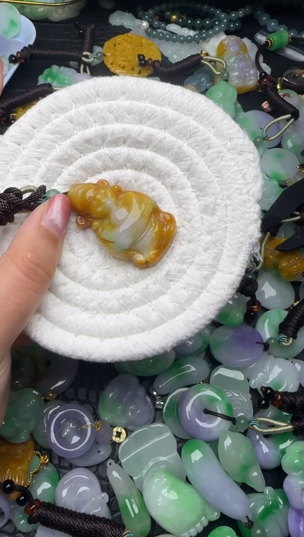颈饰未镶嵌翡翠缅甸翡翠吊坠