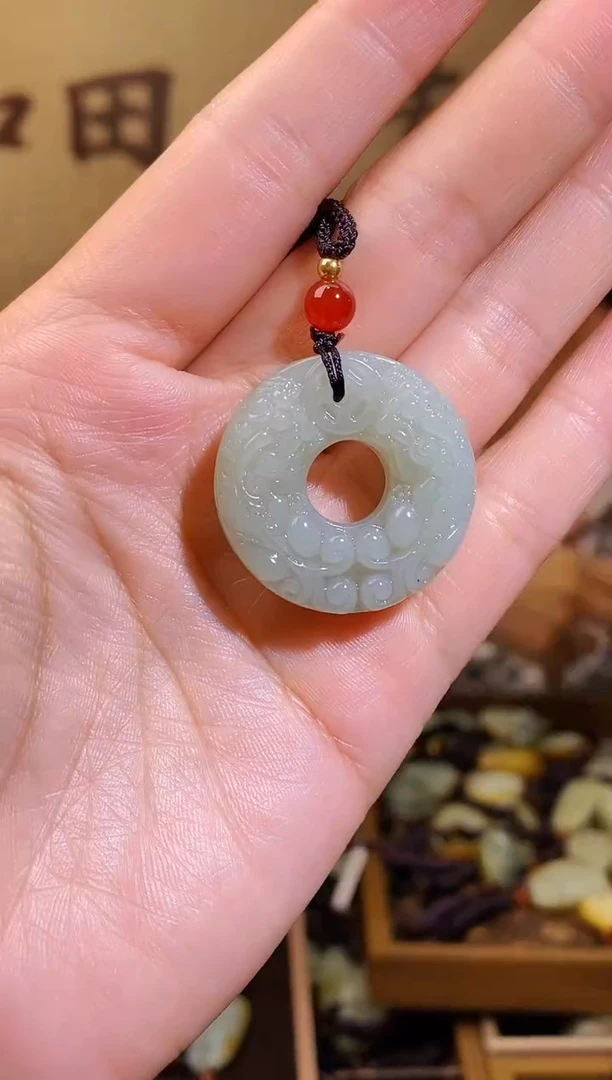 和田玉未镶嵌颈饰1