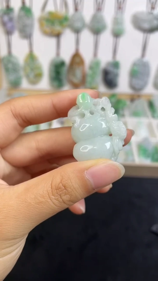 颈饰未镶嵌翡翠1