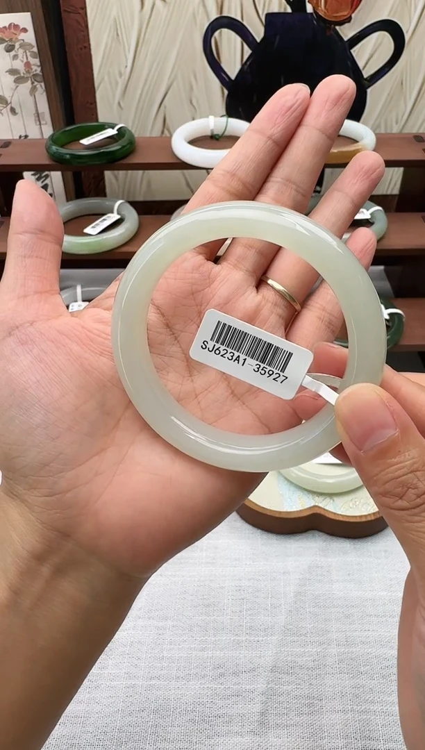 未镶嵌手镯和田玉57