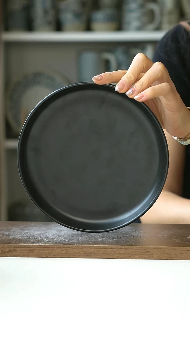 微瑕出美国cb2黑色早餐盘18cm@4-2@