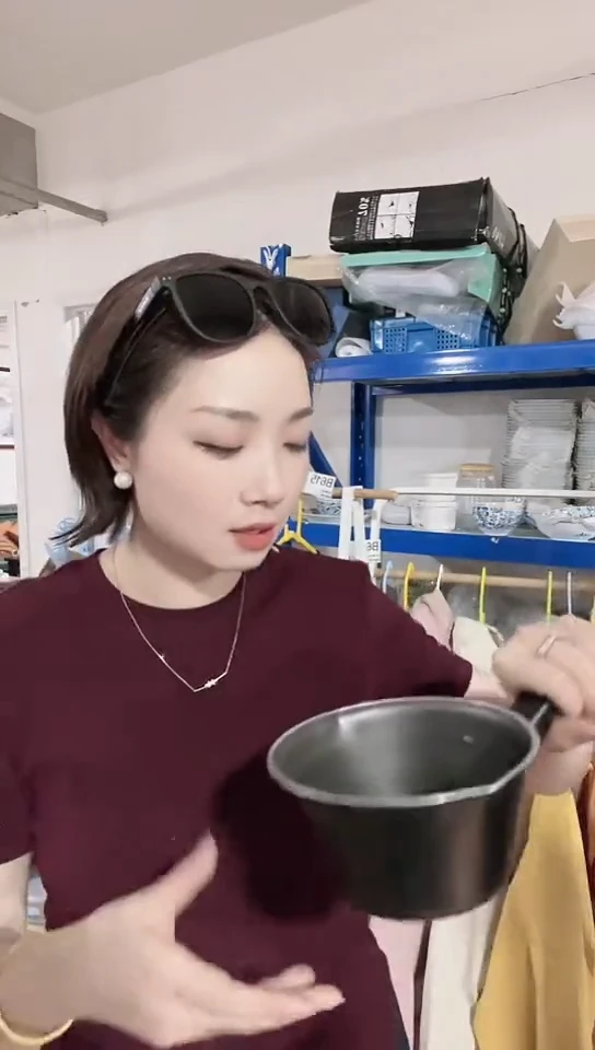 瓷片进口家用百货14cm奶锅黑底B366