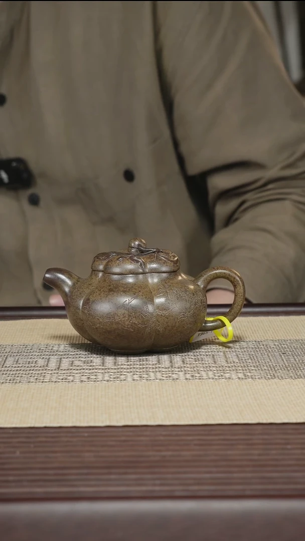 茶壶紫砂T365 龙山金砂柴烧 上合桃 220cc