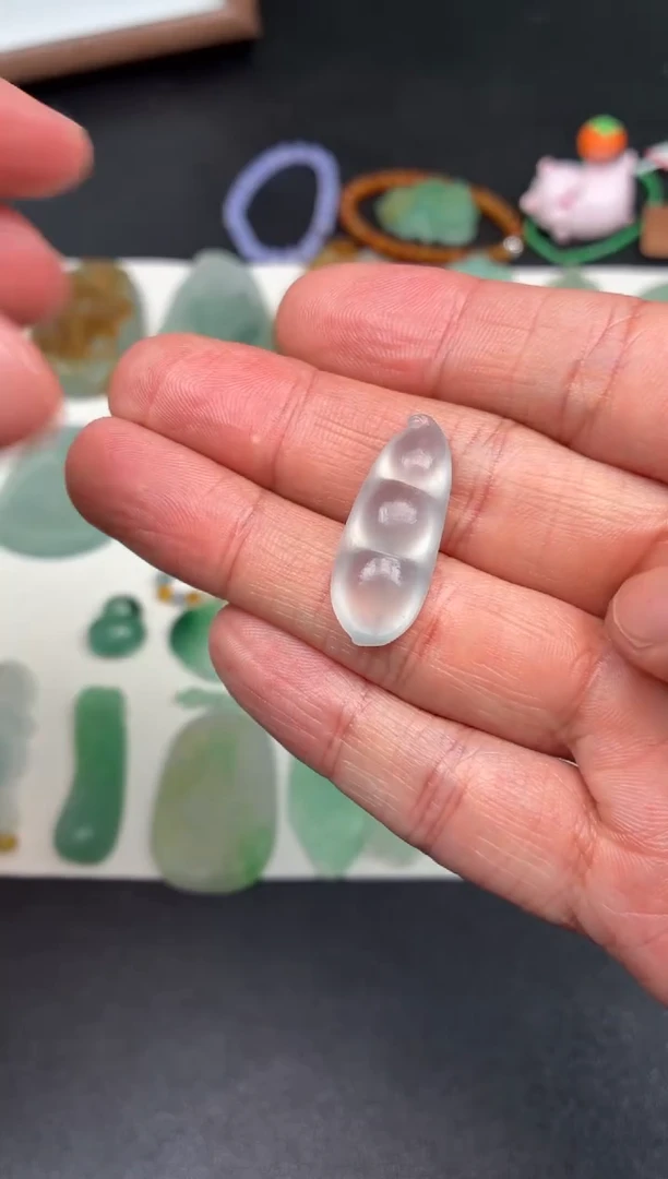 未镶嵌定制翡翠翡翠