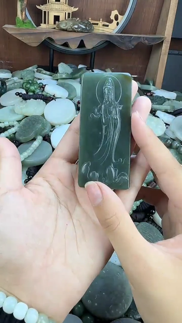 颈饰未镶嵌和田玉1