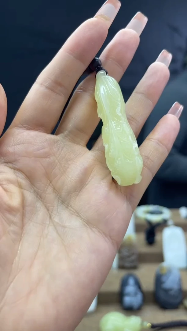 颈饰未镶嵌和田玉1