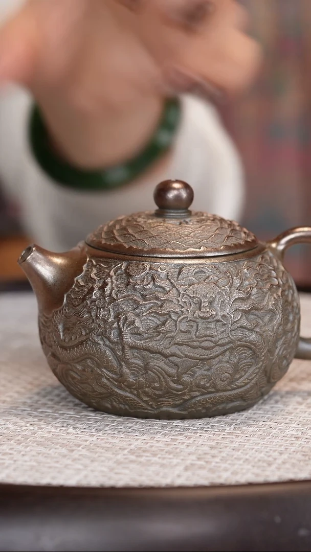 茶壶紫砂【杨建英】琉璃金砂西施    250CC