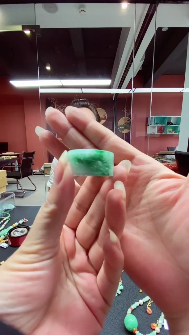 颈饰未镶嵌翡翠翡翠戒圈