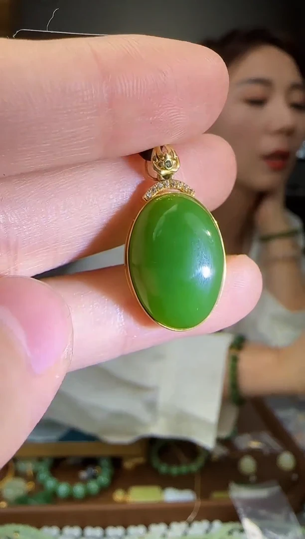 和田玉18K金镶嵌吊坠(不含链)1