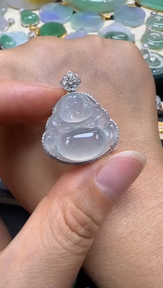 颈饰18K金镶嵌翡翠佛公