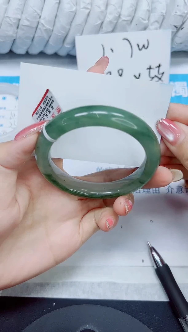 石英质玉手镯未镶嵌192/55.4